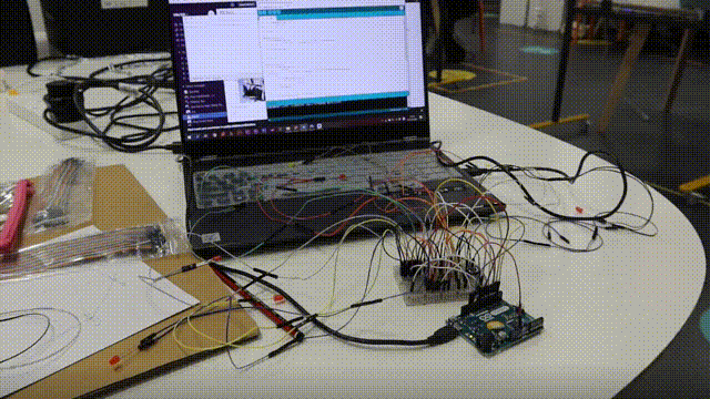 8GIF2-00_00_00-00_00_30